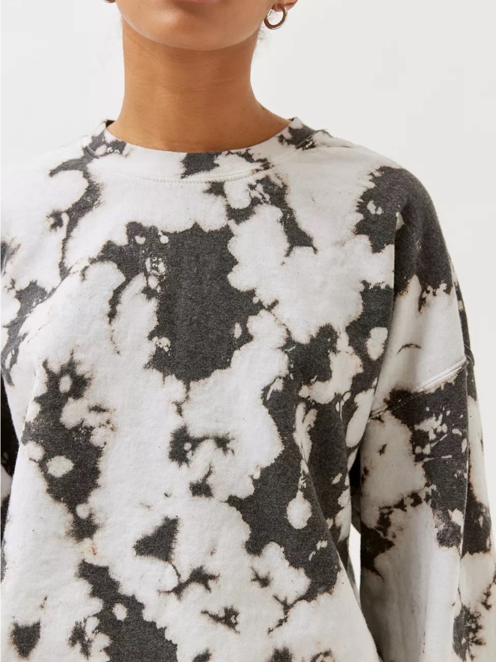 Urban Renewal Remade Monochrome Tie-Dye Crew Neck Sweatshirt One Size - Picture 3 of 4